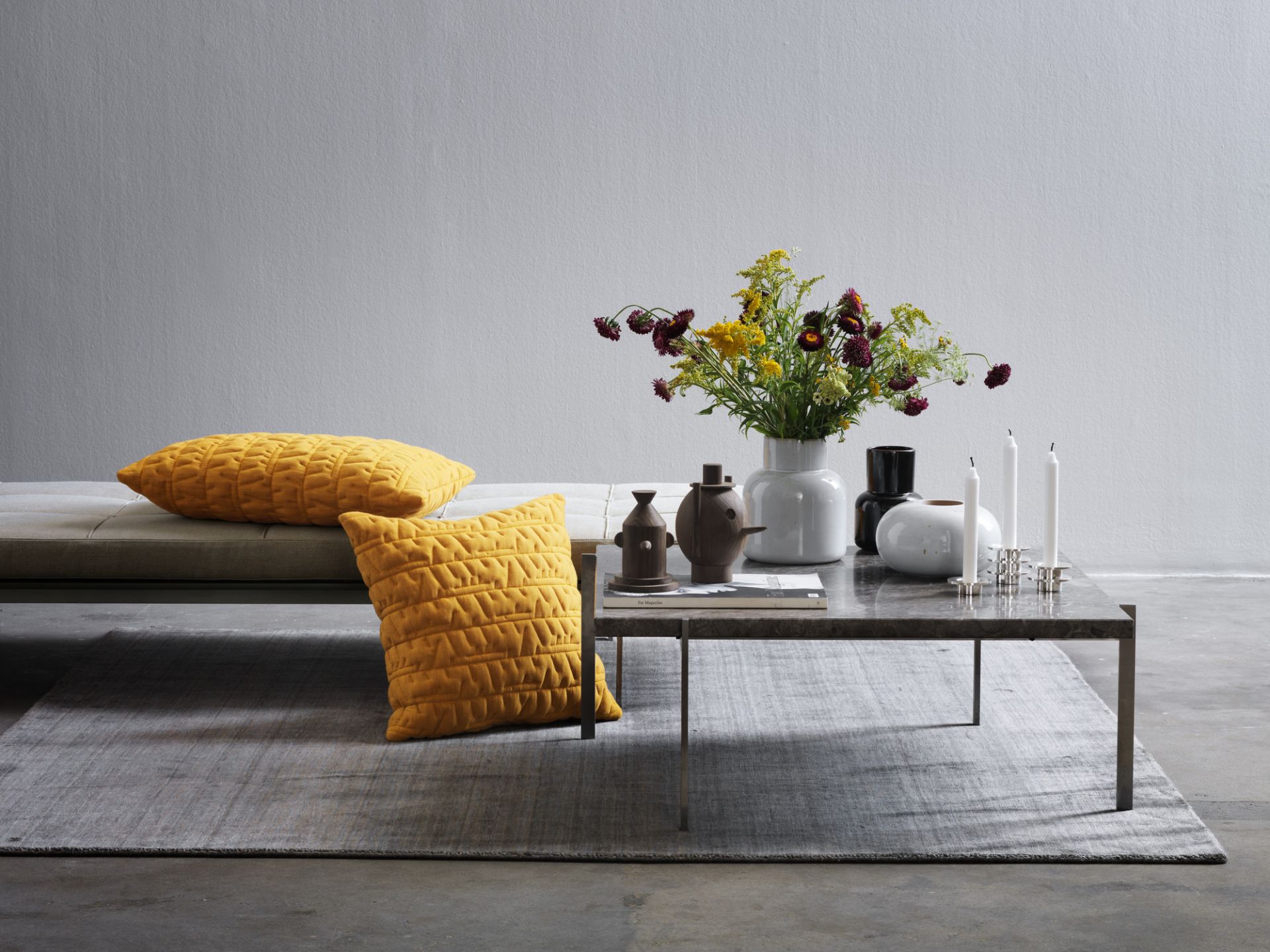 Eathenware Vase round Fritz Hansen SINGLE PIECES