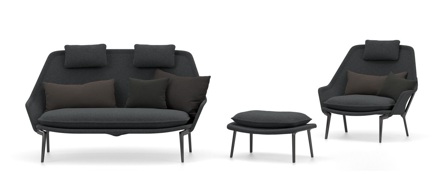 Vitra Slow Chair und Ottoman Sessel aus Stoff in Anthrazit mit Kissen.
