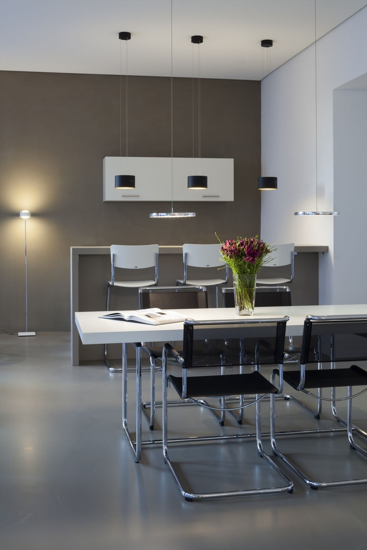S 1070 Dining table Thonet