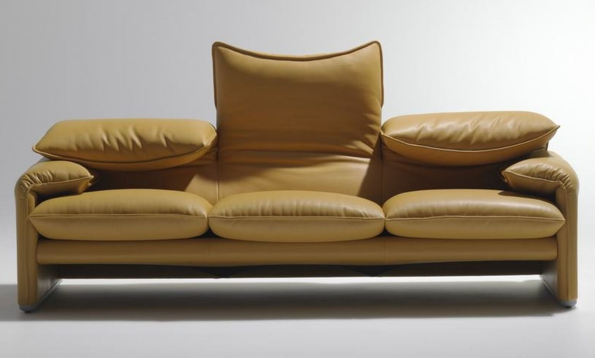 675 Maralunga Sofa 3-seater Cassina