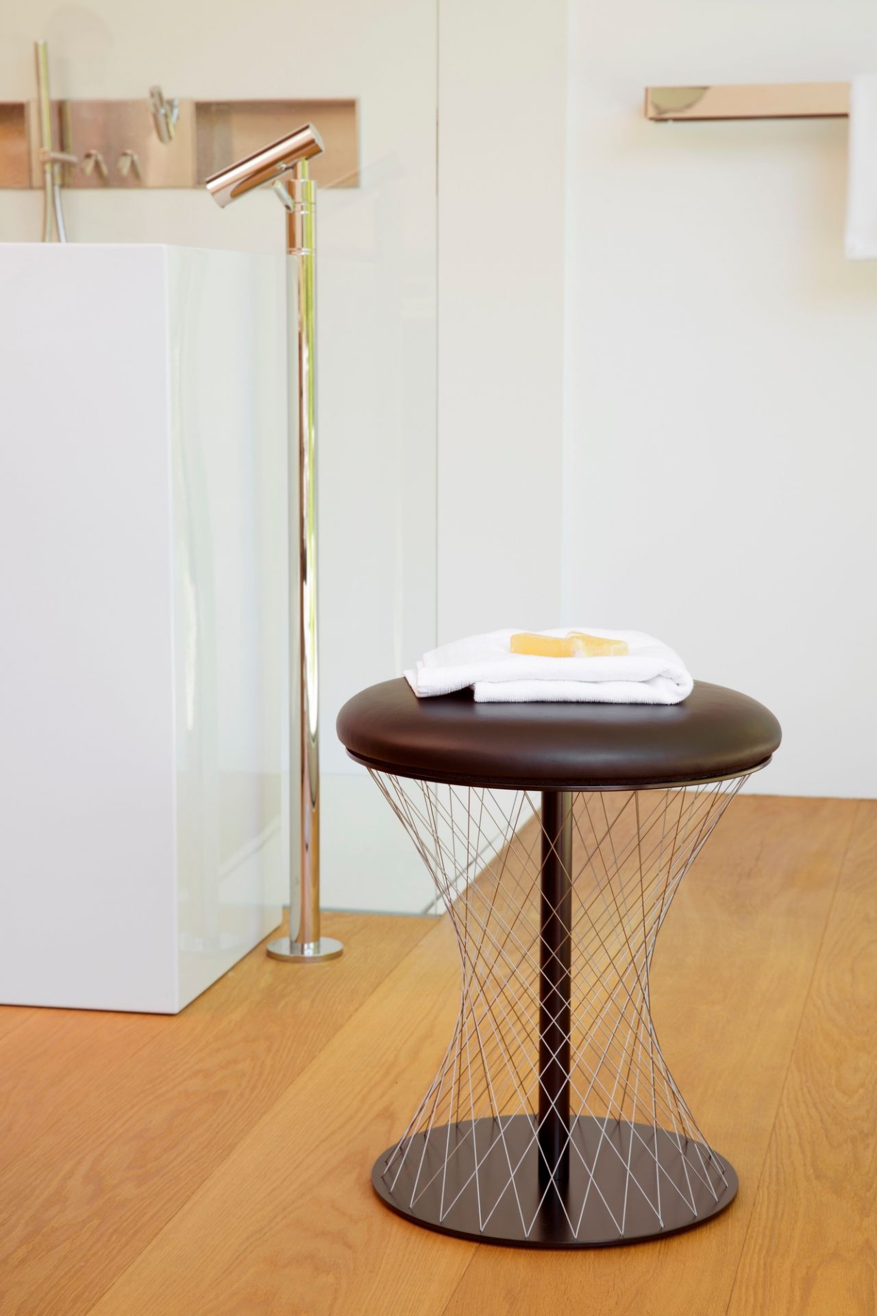 Network Stool Gray Favius