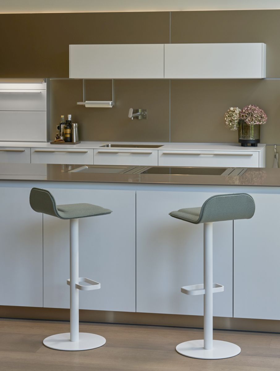 Dave Bar Stool White with Seat Cushion in Sage Moree