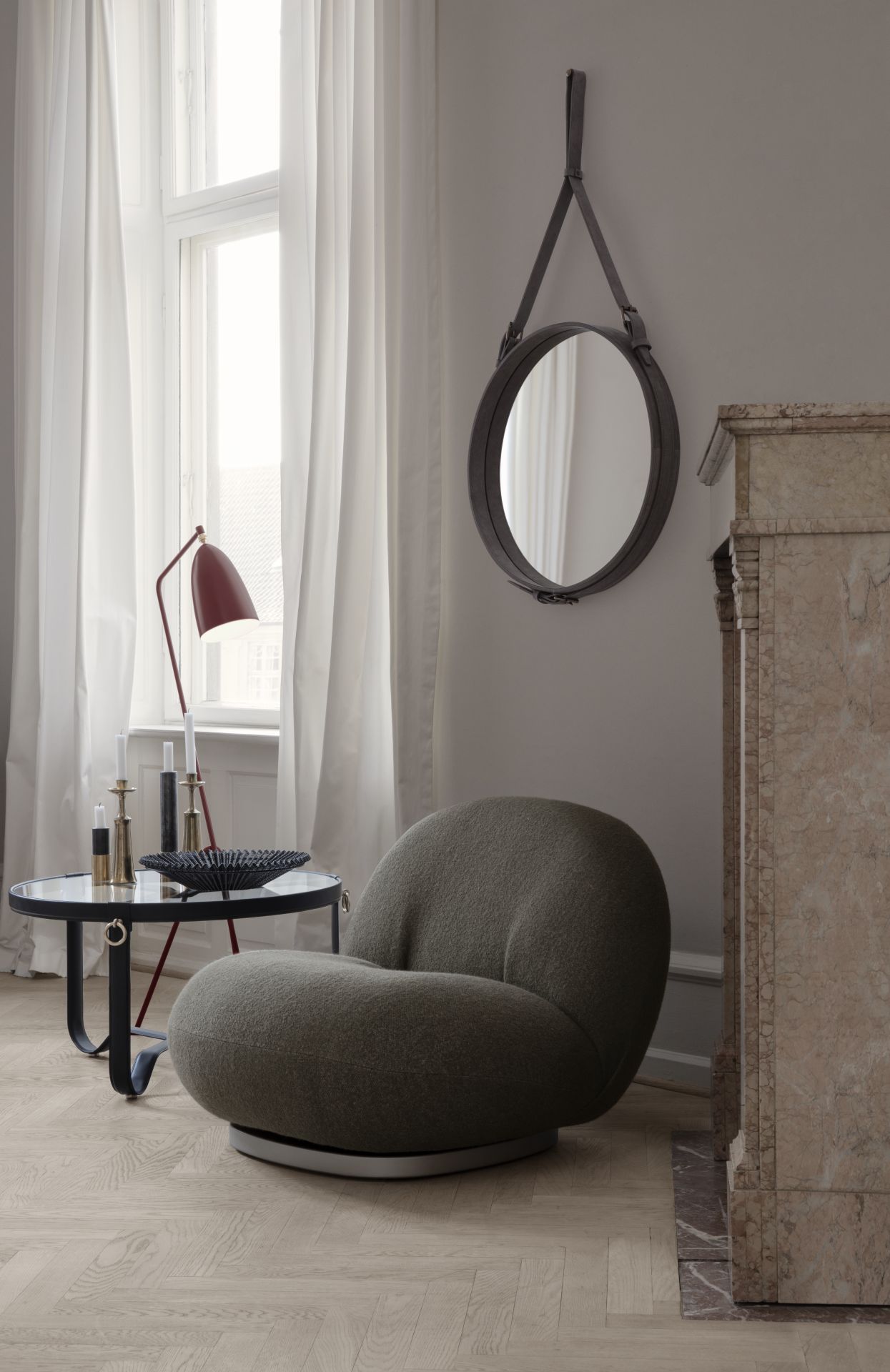 Gräshoppa / Grashoppa Floor light Anthracite-Grey Gubi