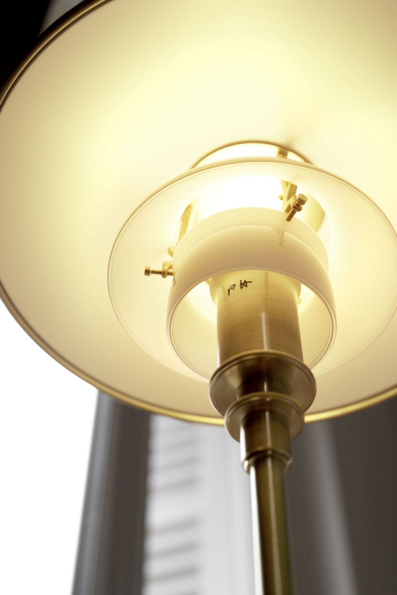 PH 3/2 Table Lamp Lamp Brass - Louis Poulsen