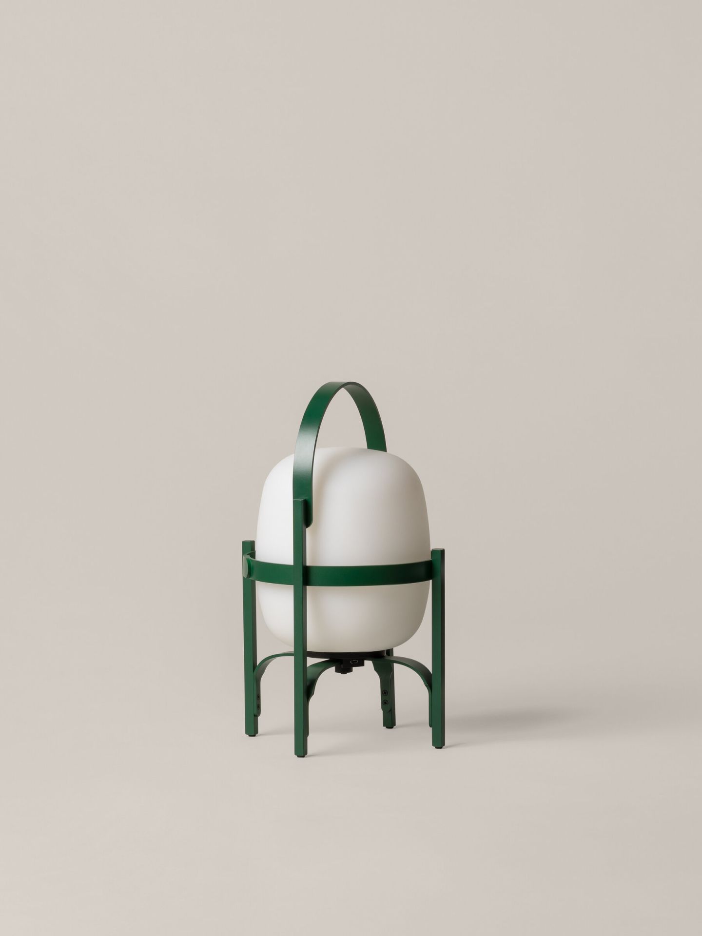 Cestita Alubat Table lamp English Green Santa & Cole