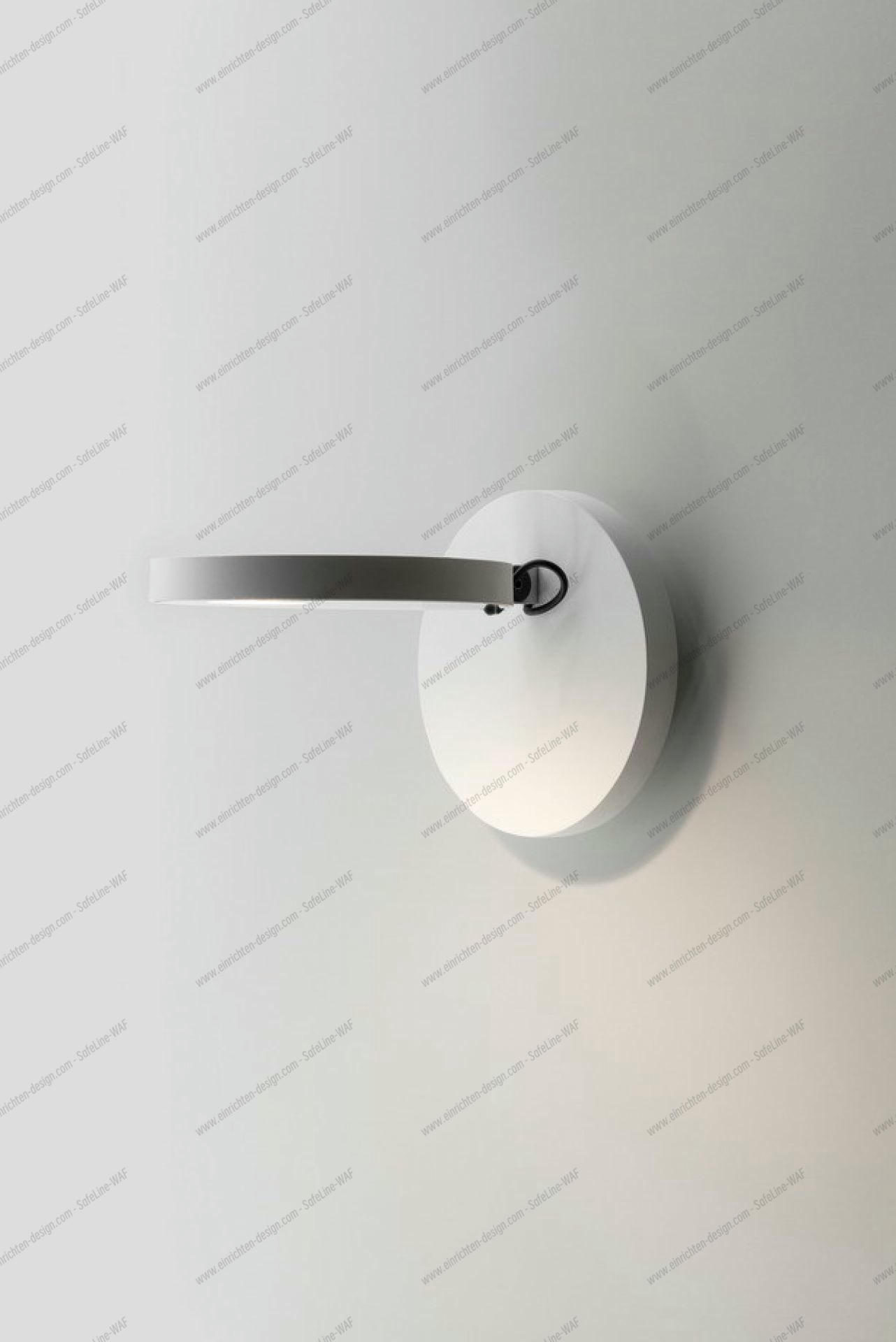 Weiße Demetra Wandleuchte von Artemide mit Schalter, modernes Design für Schlafzimmer und Wohnzimmer.
