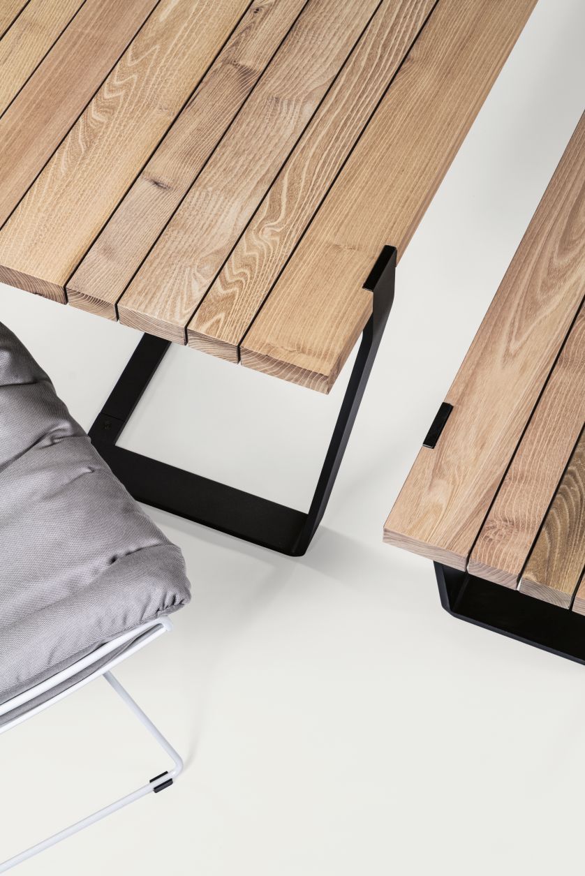 BB 11 Clamp Outdoor Table Acacia oiled brushed Janua