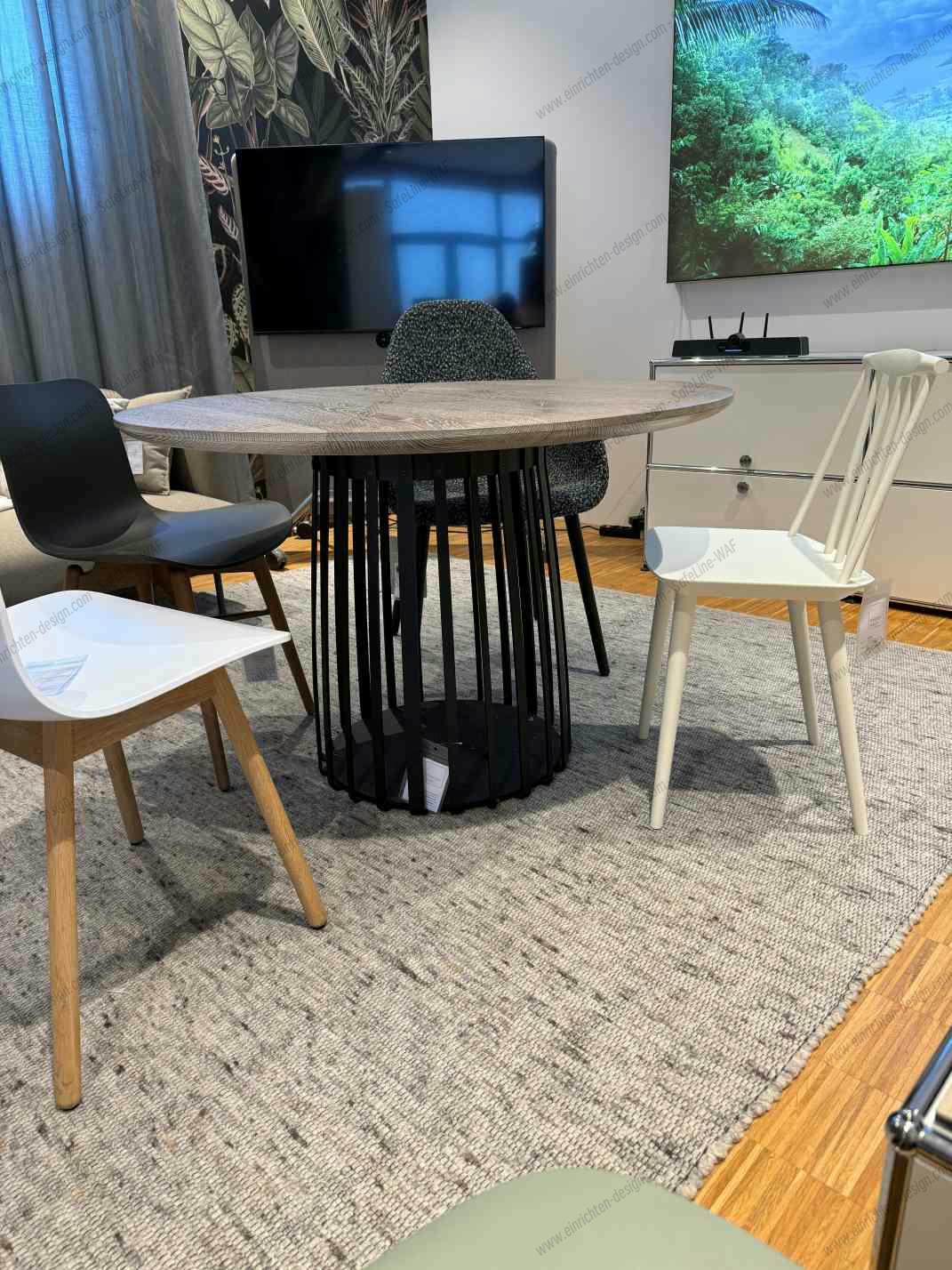 BC 07 Basket table round OAK SMOKED WHITE ROUGH EFFECT Janua EXHIBITION PIECE