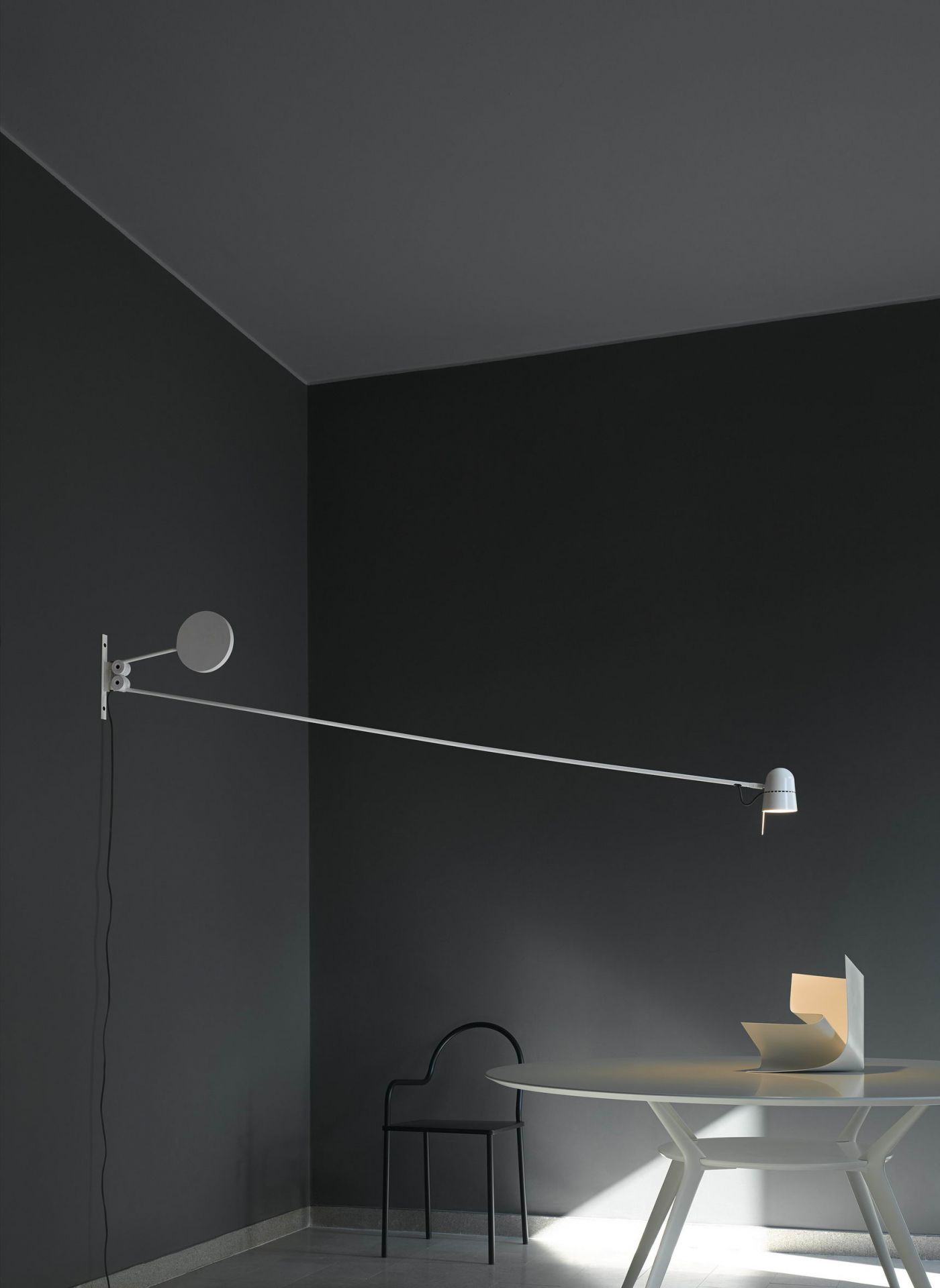 D73N Counterbalance Wall Lamp white Luceplan