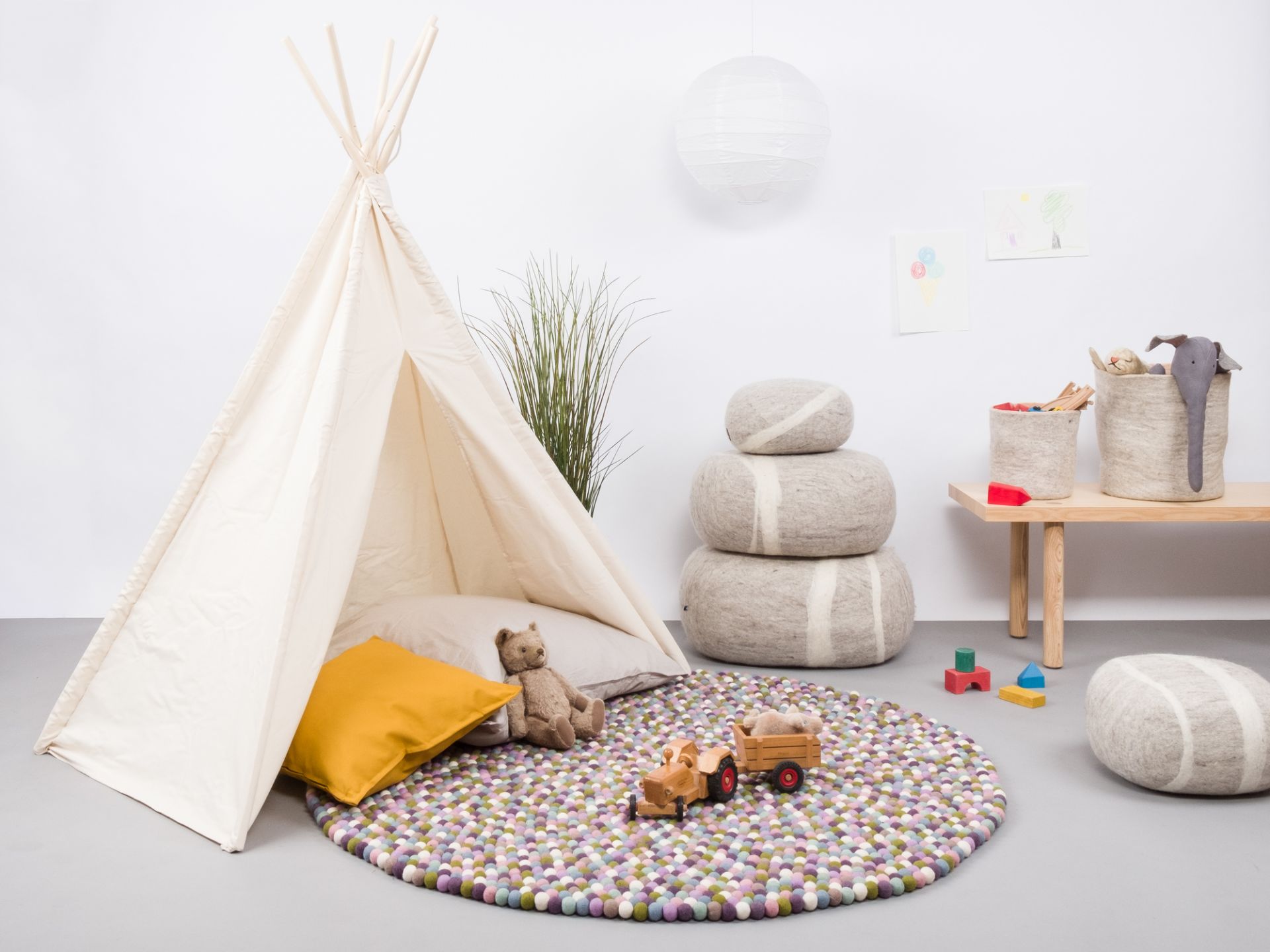 Felt ball Carpet round 160 cm myfelt