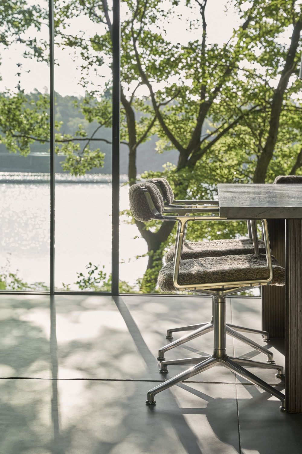 Swivel chair Curly Chair with glides SPECIAL EDITION Vipp