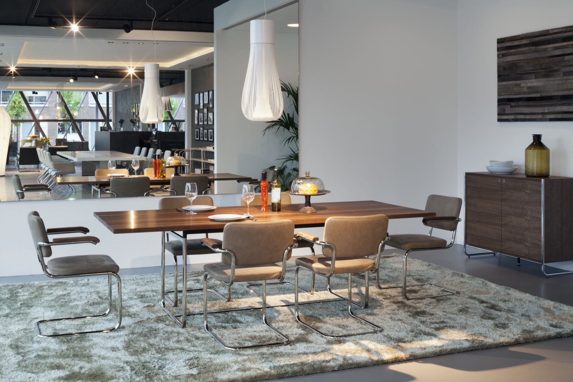 S 1070 Dining table Thonet