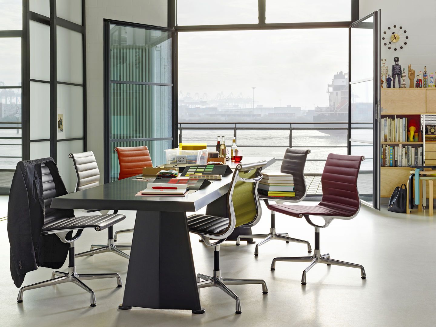 Aluminum Chair EA 103 / EA103 Chair Vitra