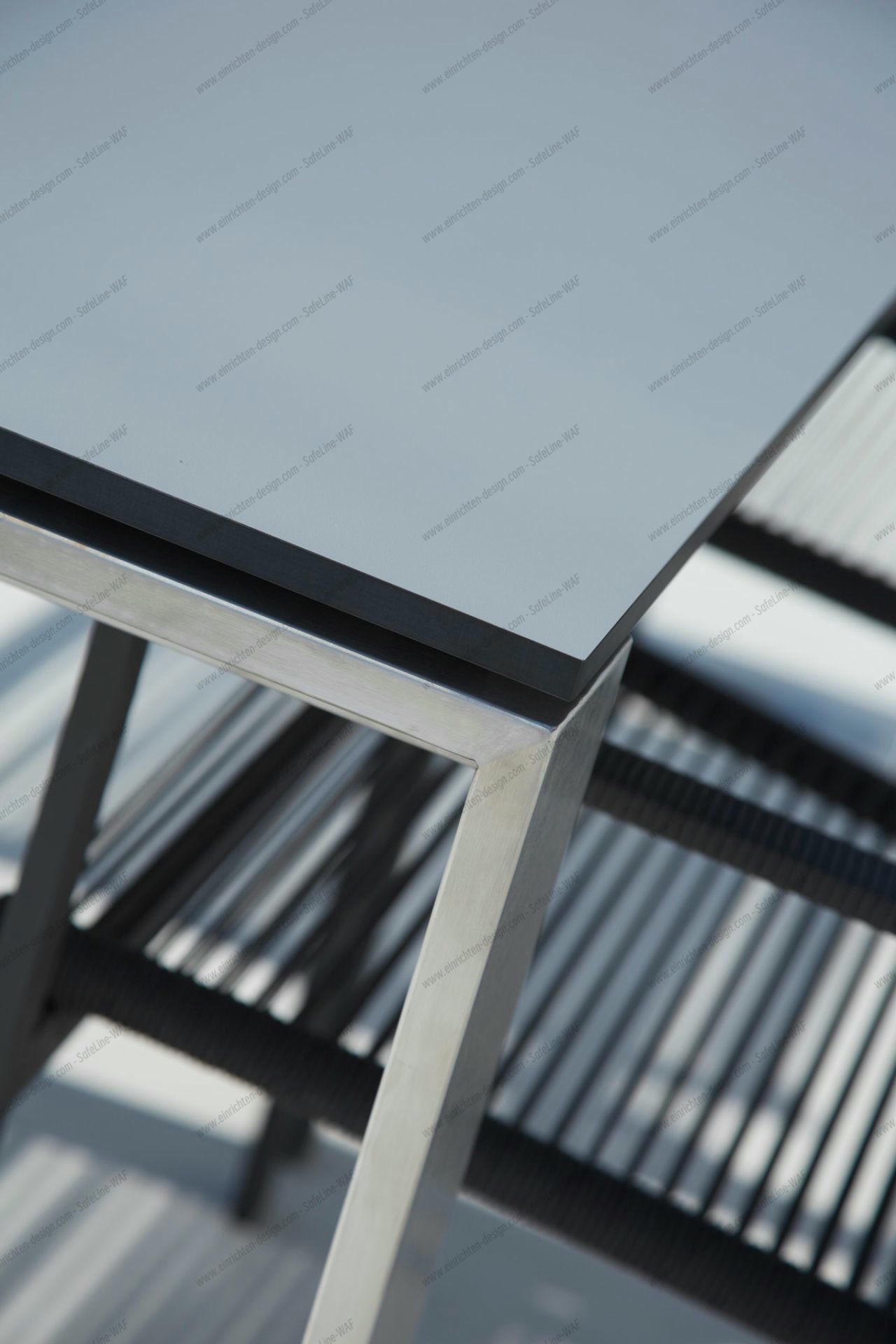 Edge Outdoor Dining table with 2 extension leaves Cane-Line