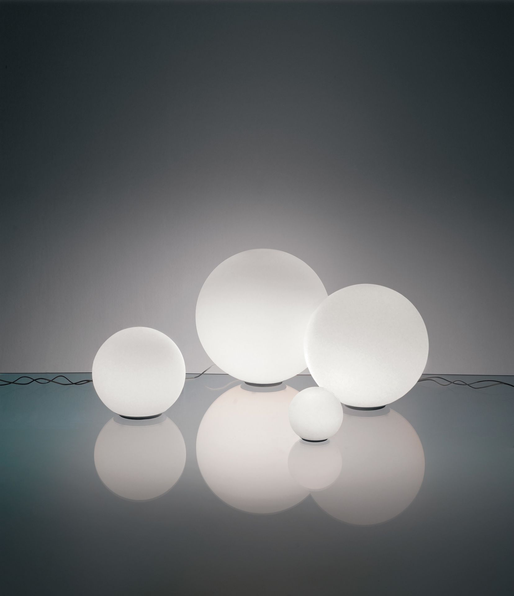 Dioscuri 25 Table table lamp white Artemide