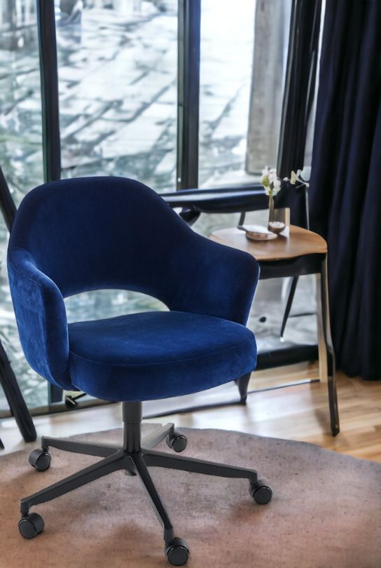 Saarinen Relax Conference Chair 5-Star Swivel Base with Armrest Knoll Interntional 