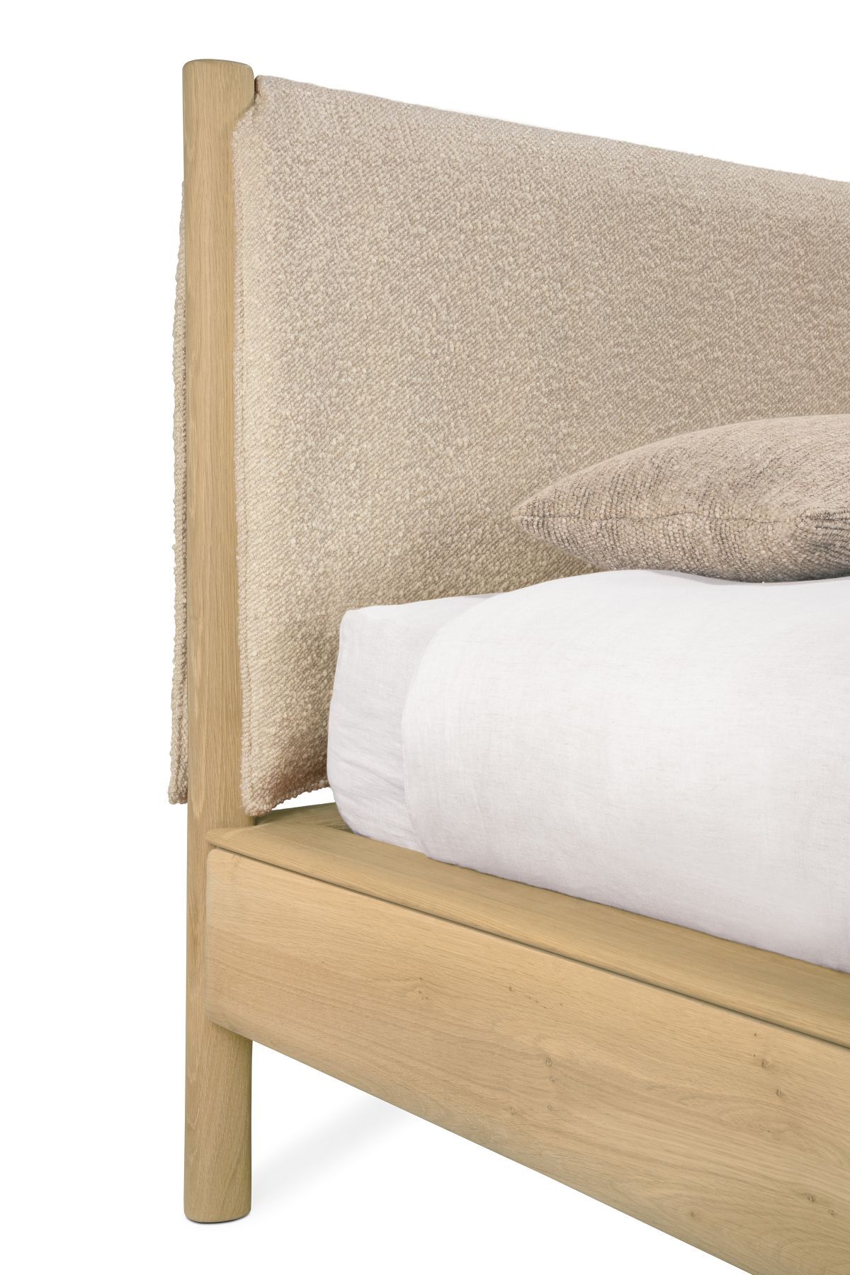 PI bed with headboard + upholstery Ethnicraft
