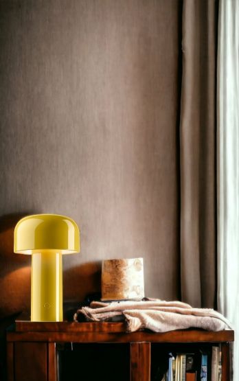 Bellhop Battery Tablelamp with USB cable Flos