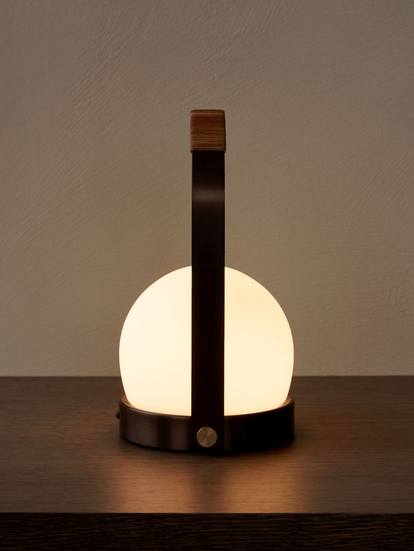 Carrie Table Lamp Leather Battery light Audo