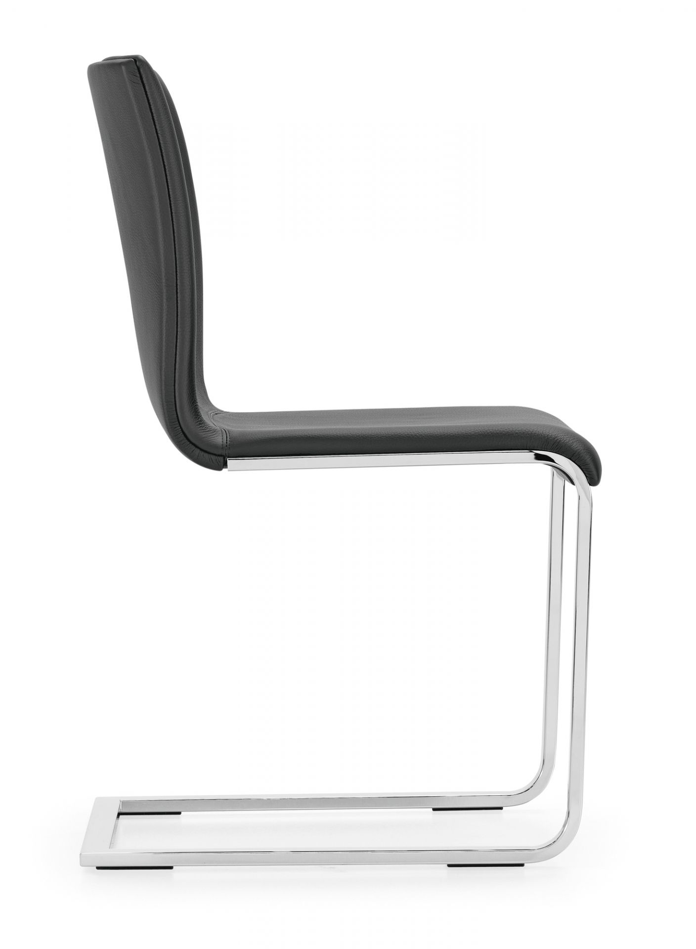 Lynn S chair Girsberger