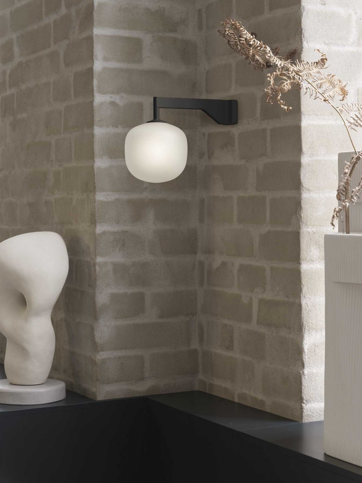 Rime Wall lamp Muuto
