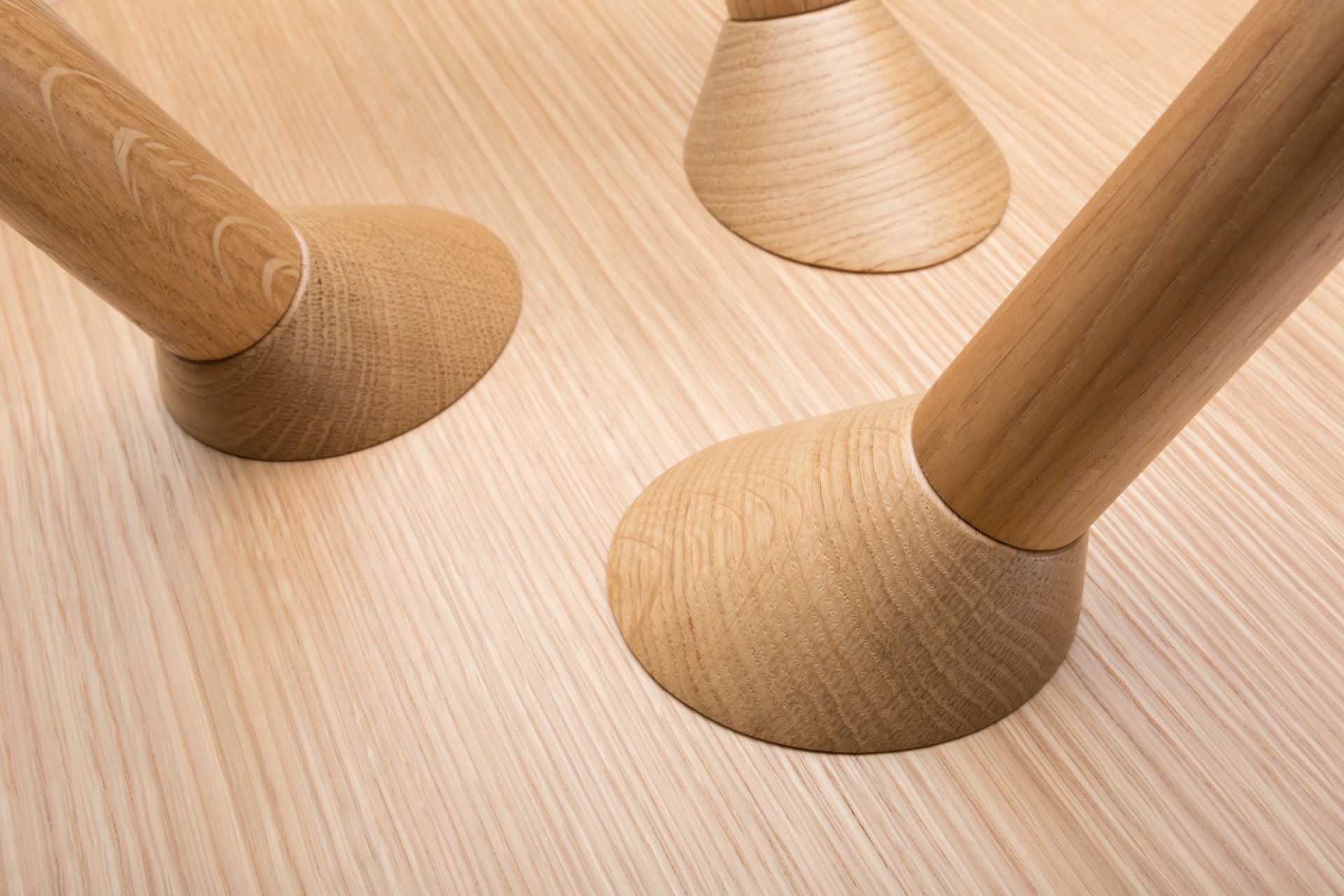 Turn high side table natural oak Maigrau