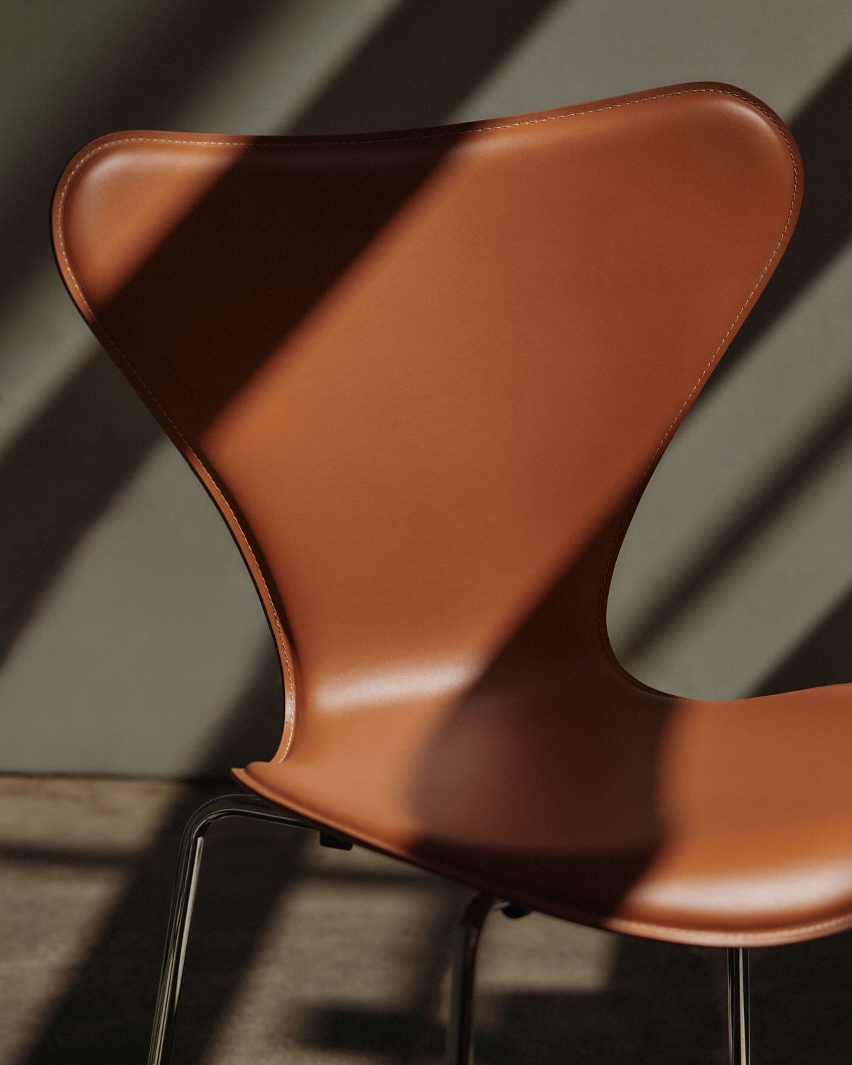 Seven / Series 3107 Tailored chair Fritz Hansen
