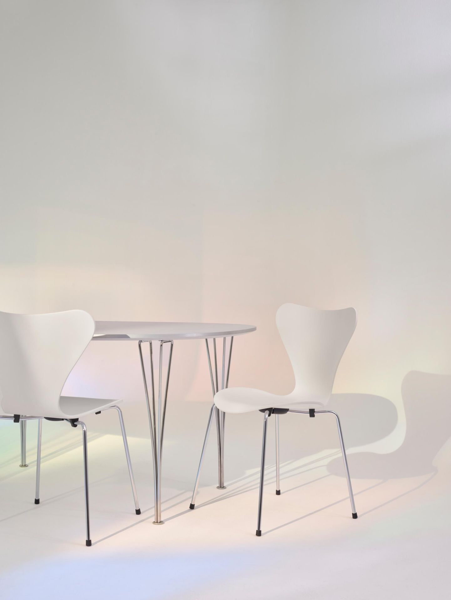 Sevener / Series Chair 3107 Fritz Hansen Ever the Sevener LIMITED EDITION