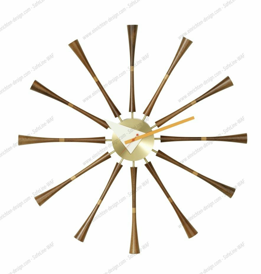 Vitra Wanduhr Spindle Clock mit Holz-Elementen und goldenem Ziffernblatt für modernes Wohnambiente.