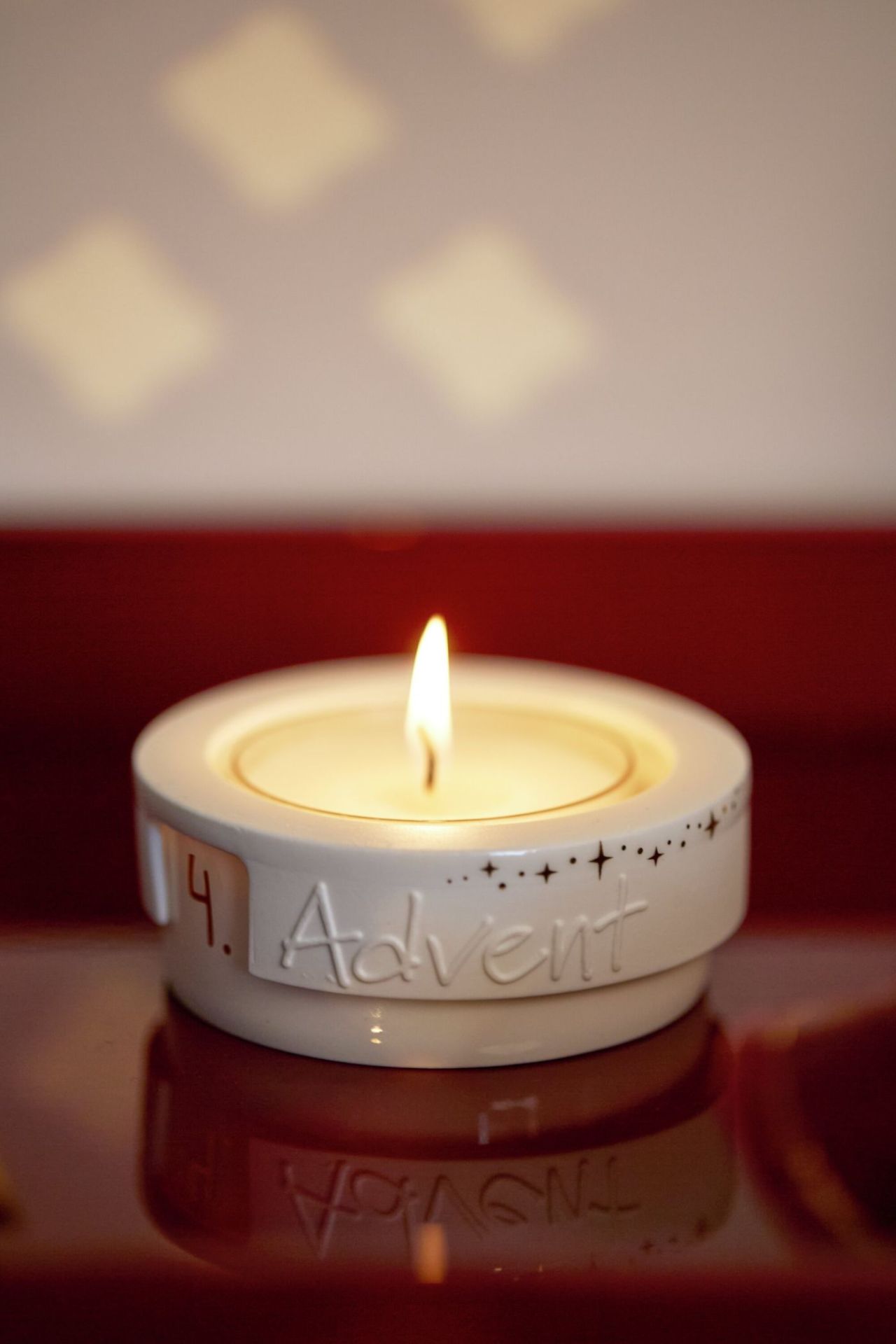 Small Advent light tealight holder wheels