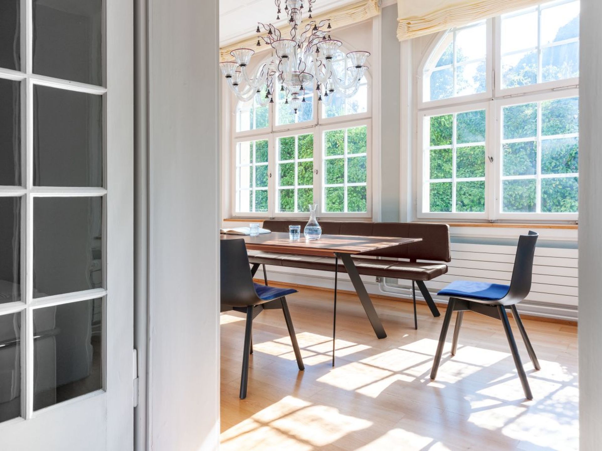 Carim bench with backrest Girsberger