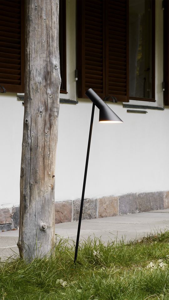AJ Garden Bollard Light Long Louis Poulsen