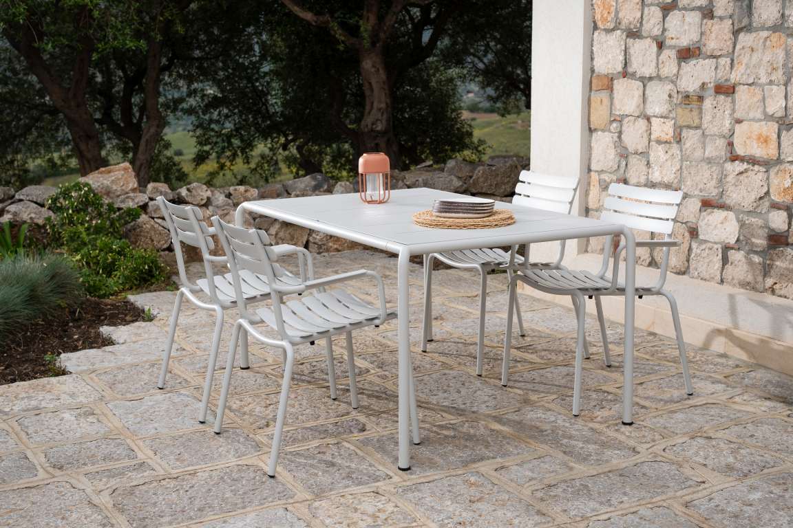 Avanti Dining Table Outdoor dining table Houe