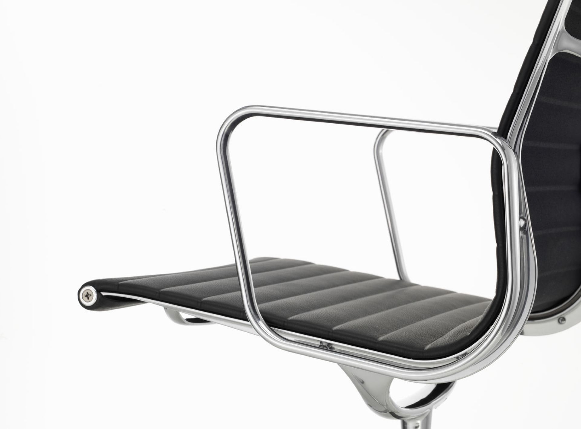 Aluminum Chair EA 108 / EA 108 Chair Vitra