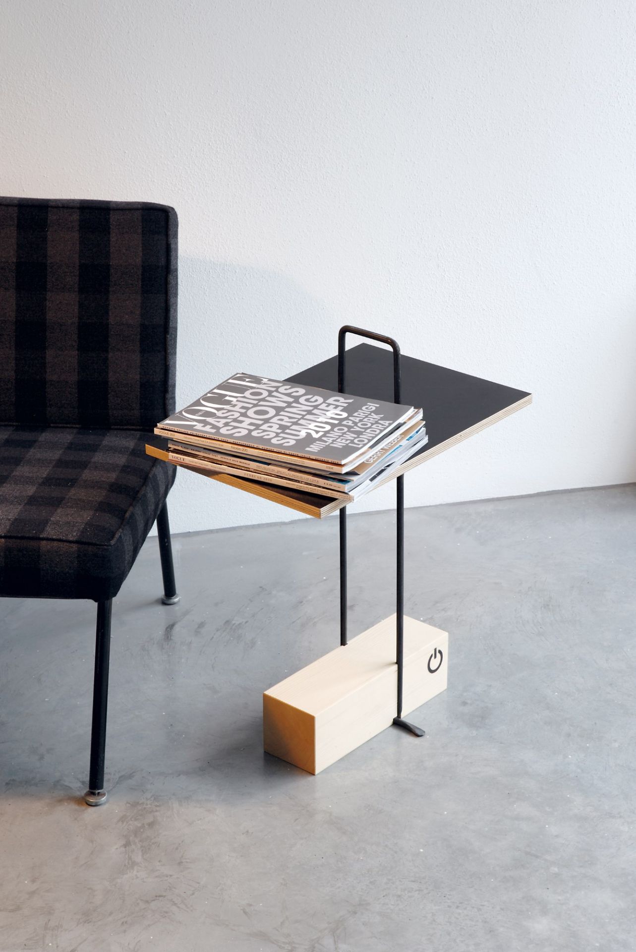 Abgemahnt Side table Nils Holger Moormann