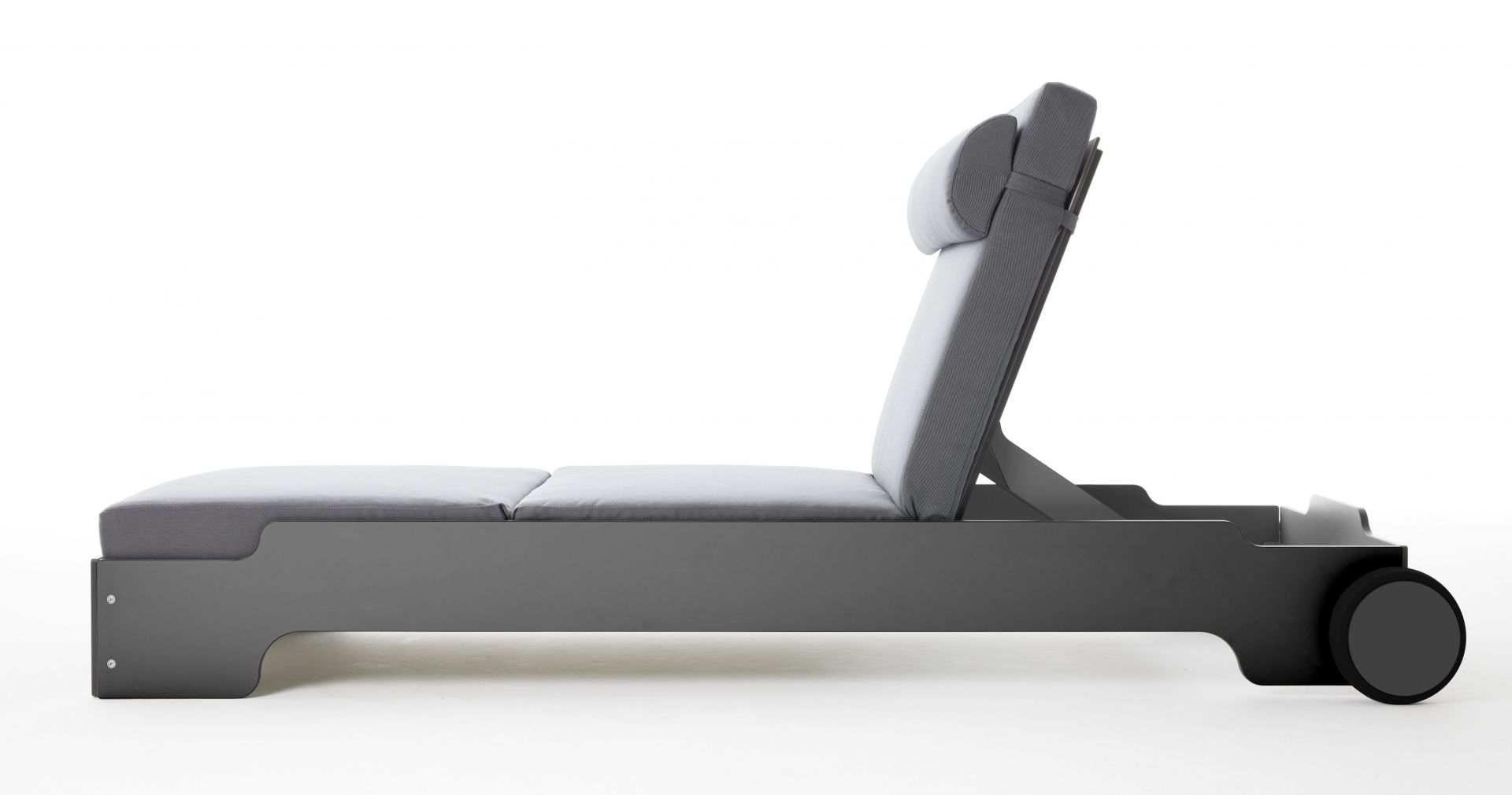 Solara Stacking Lounger incl. Wheels and Upholstery Outdoor Müller Möbelwerkstätten
