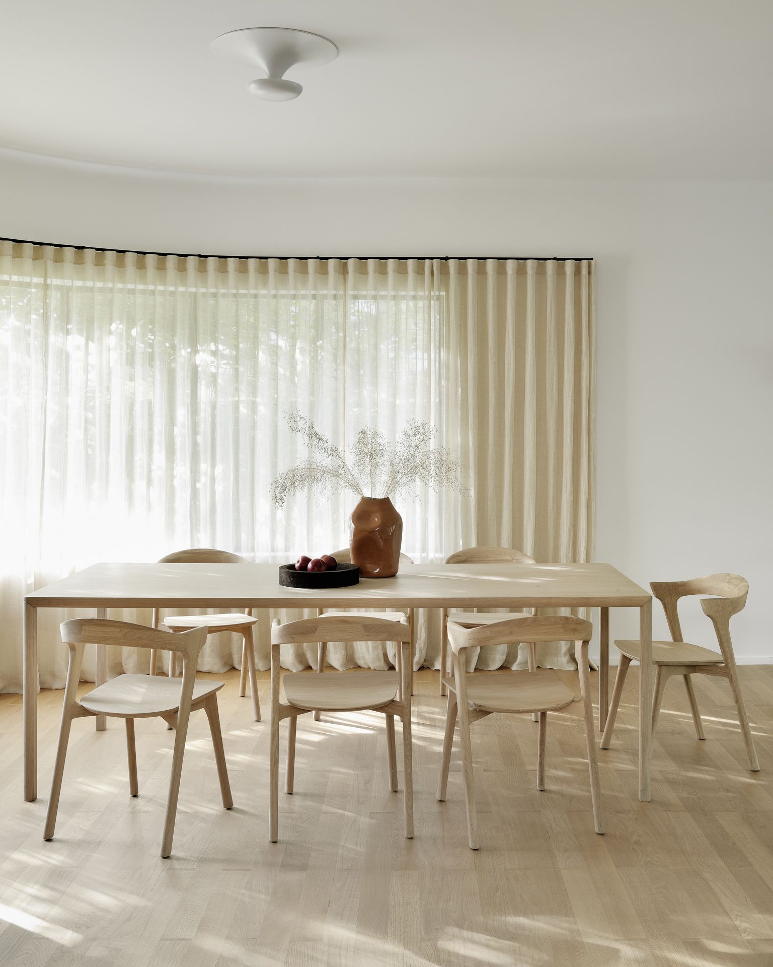 Air Table rectangular oak lacquered Ethnicraft
