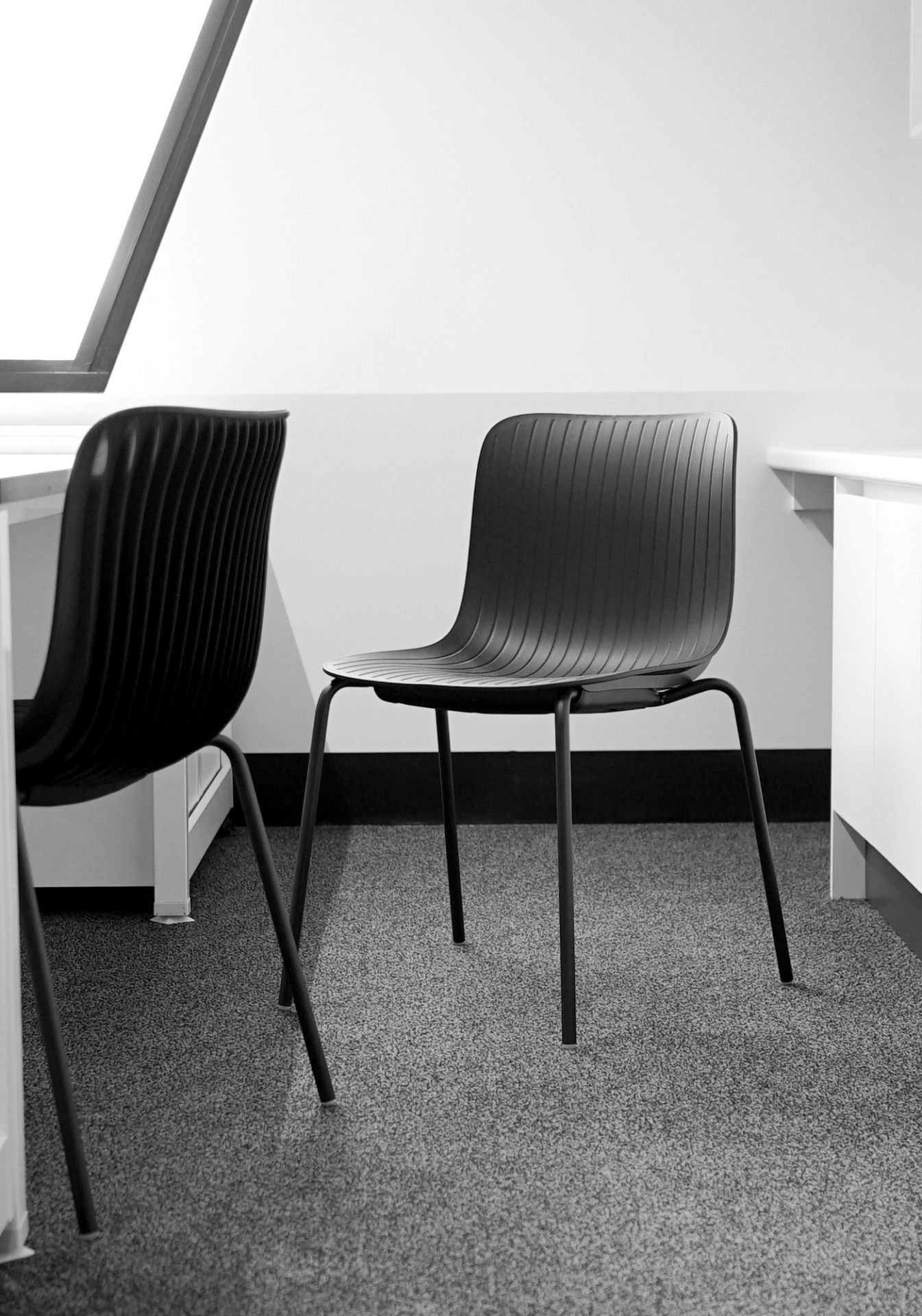 Dragonfly Stacking Chair Segis black