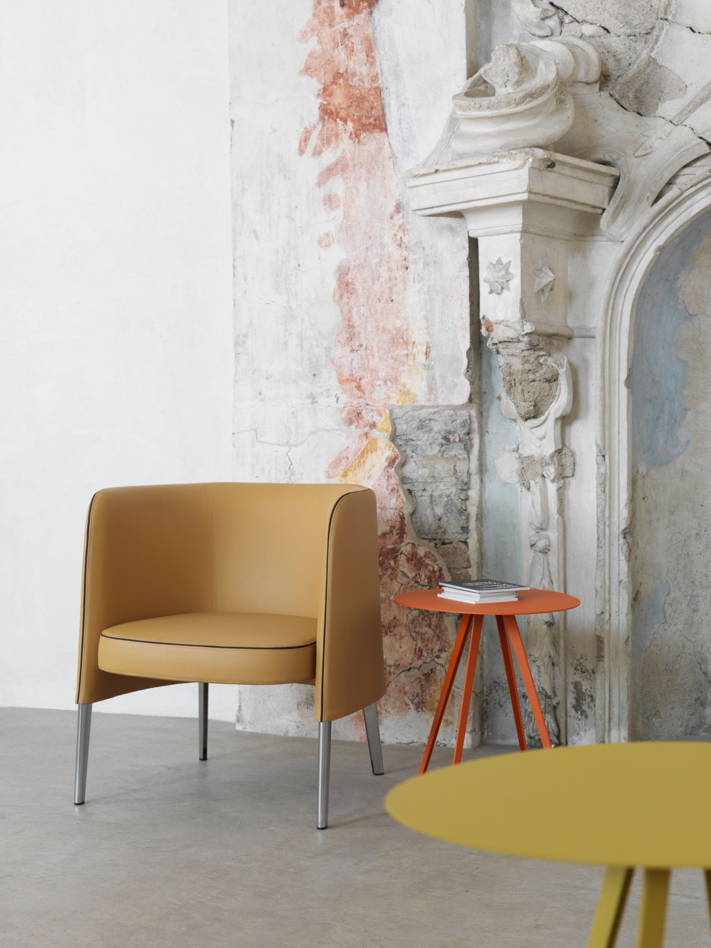 Agorà Side table medium Segis mustard
