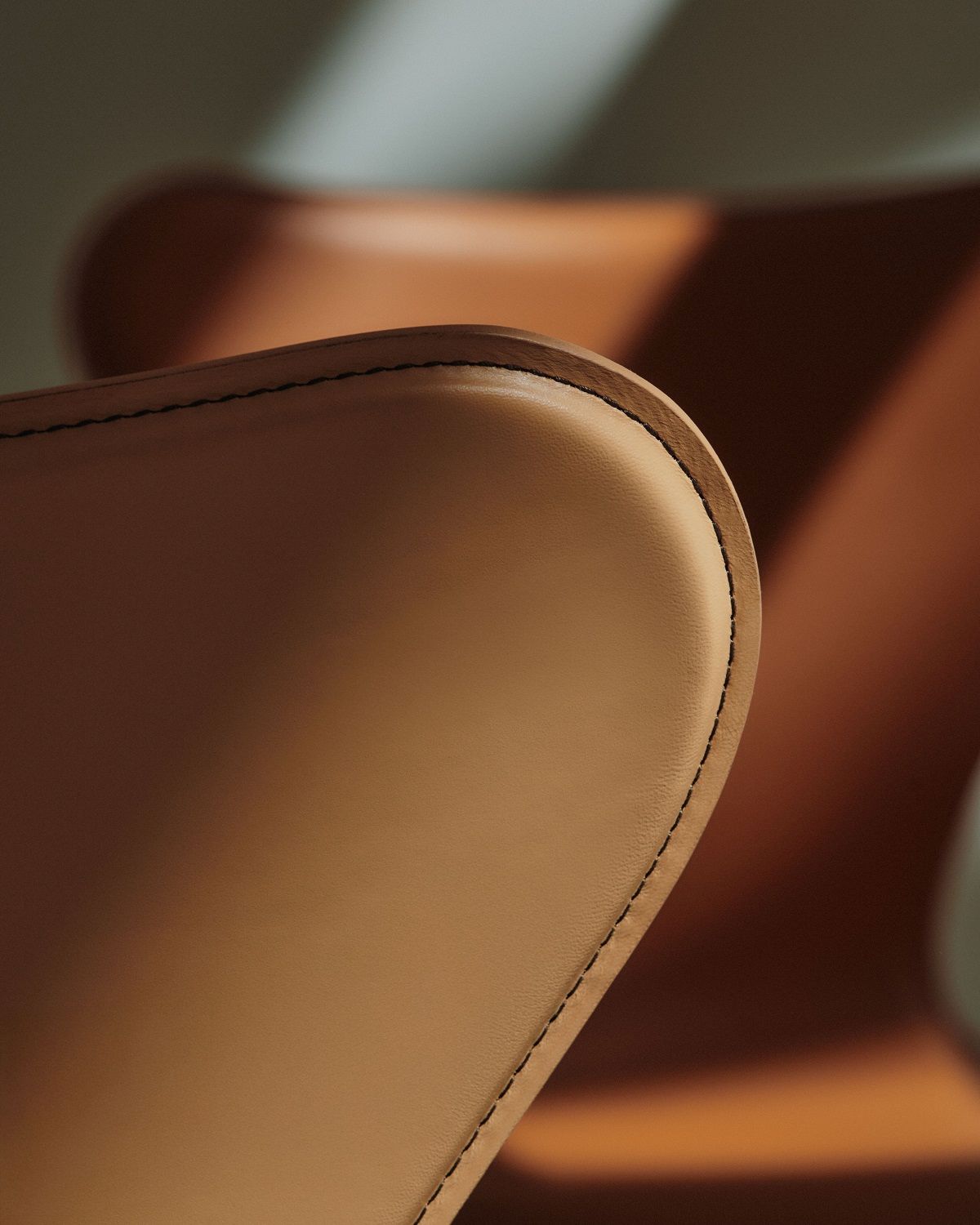 Seven / Series 3107 Tailored chair Fritz Hansen