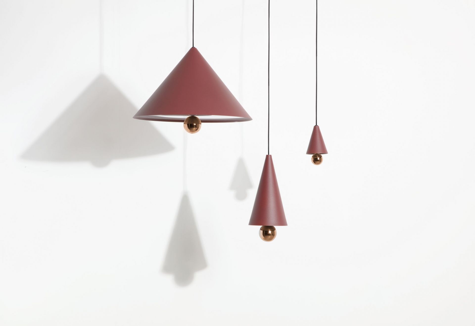 Cherry Pendant light Pendant lamp XS Petite Friture Brown red