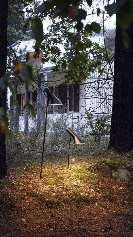 AJ Garden Bollard Light Long Louis Poulsen