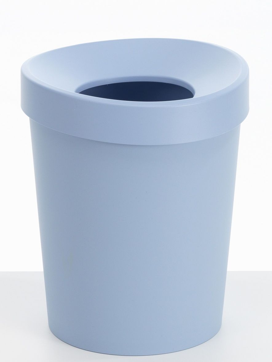 Himmelblauer Happy Bin Papierkorb von Vitra, ein moderner Abfalleimer für Büro und Zuhause.
