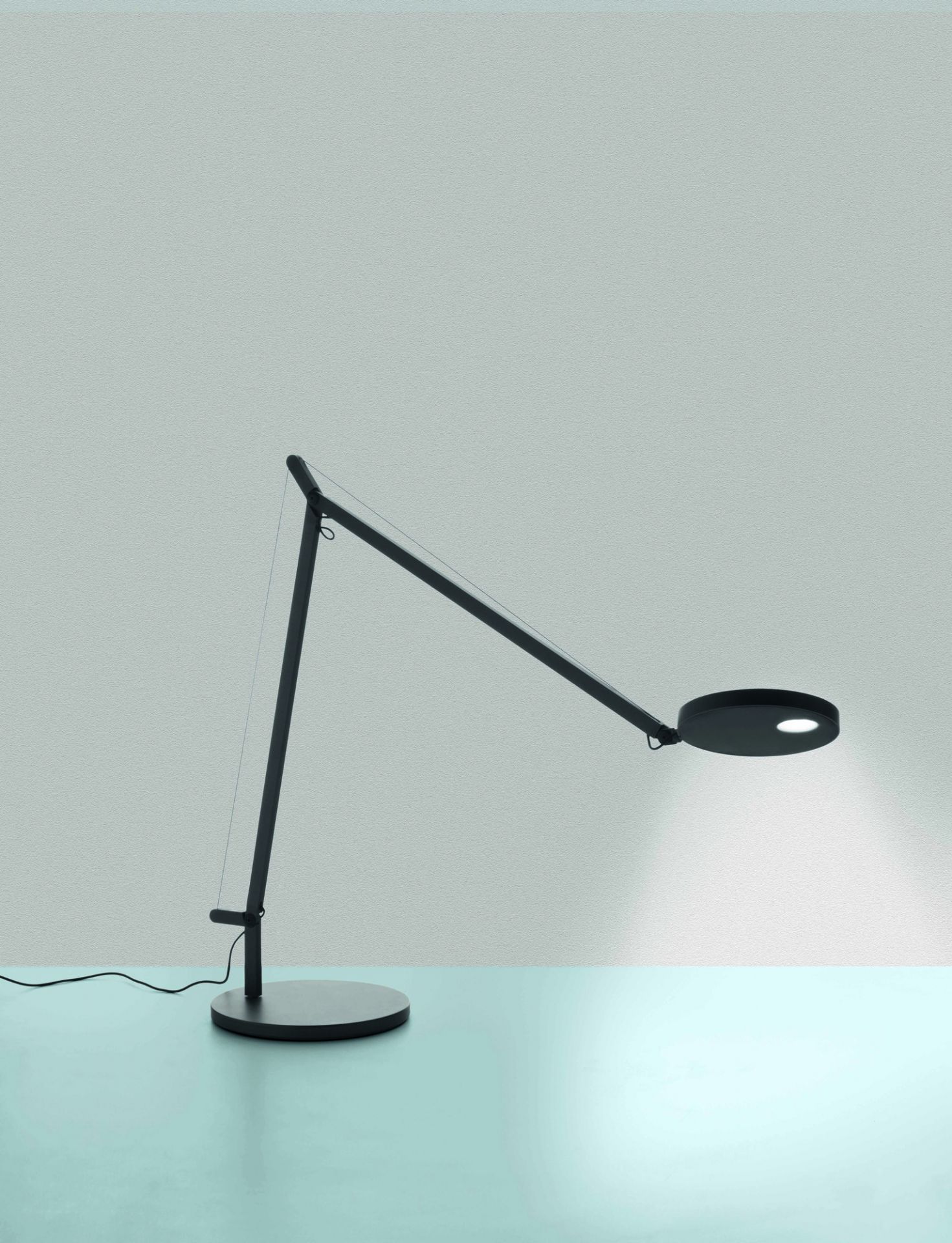 Demetra table lamp base (part 1 of 2) Artemide