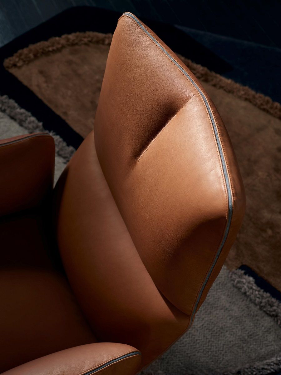 Jalis Lounge swivel Armchair with tilt mechanism / Disc base Electrically adjustable Cor
