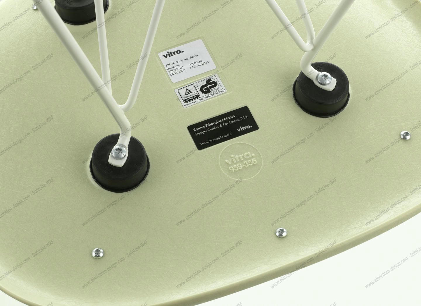 Eames Fiberglass Chair DSR Chair with Seat cushion Vitra
