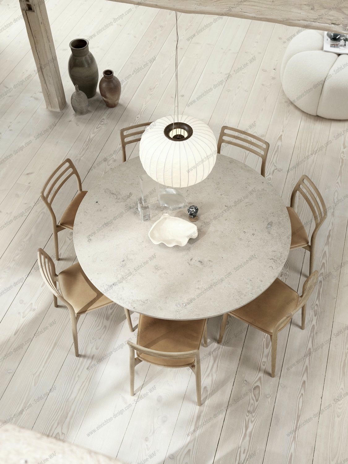Cabin Table Round Light Oak Vipp