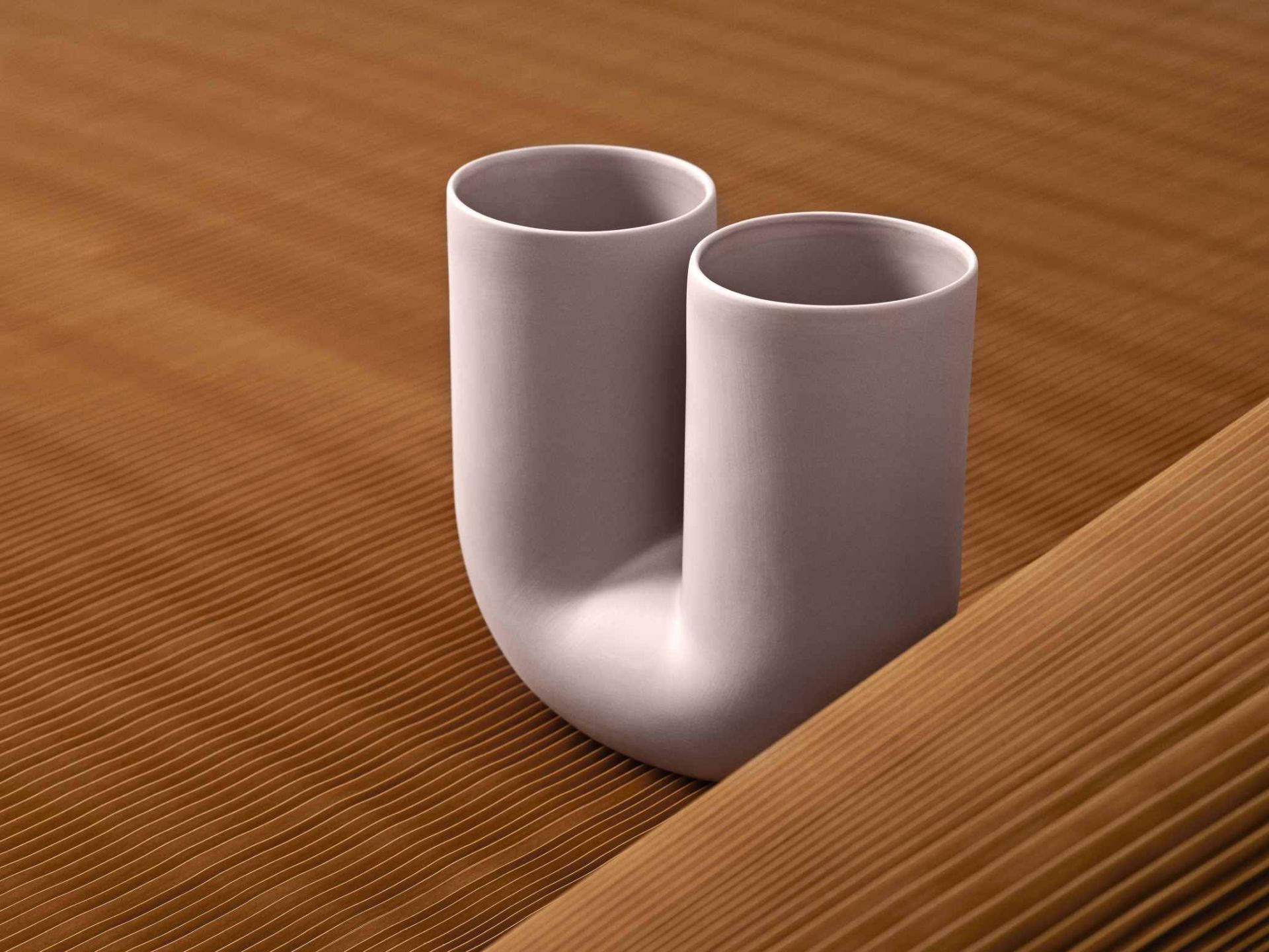 Kink Vase Dusty lilac Muuto SINGLE PIECES