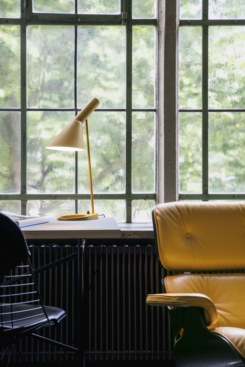 AJ table lamp BLACK Louis Poulsen SINGLE PIECE