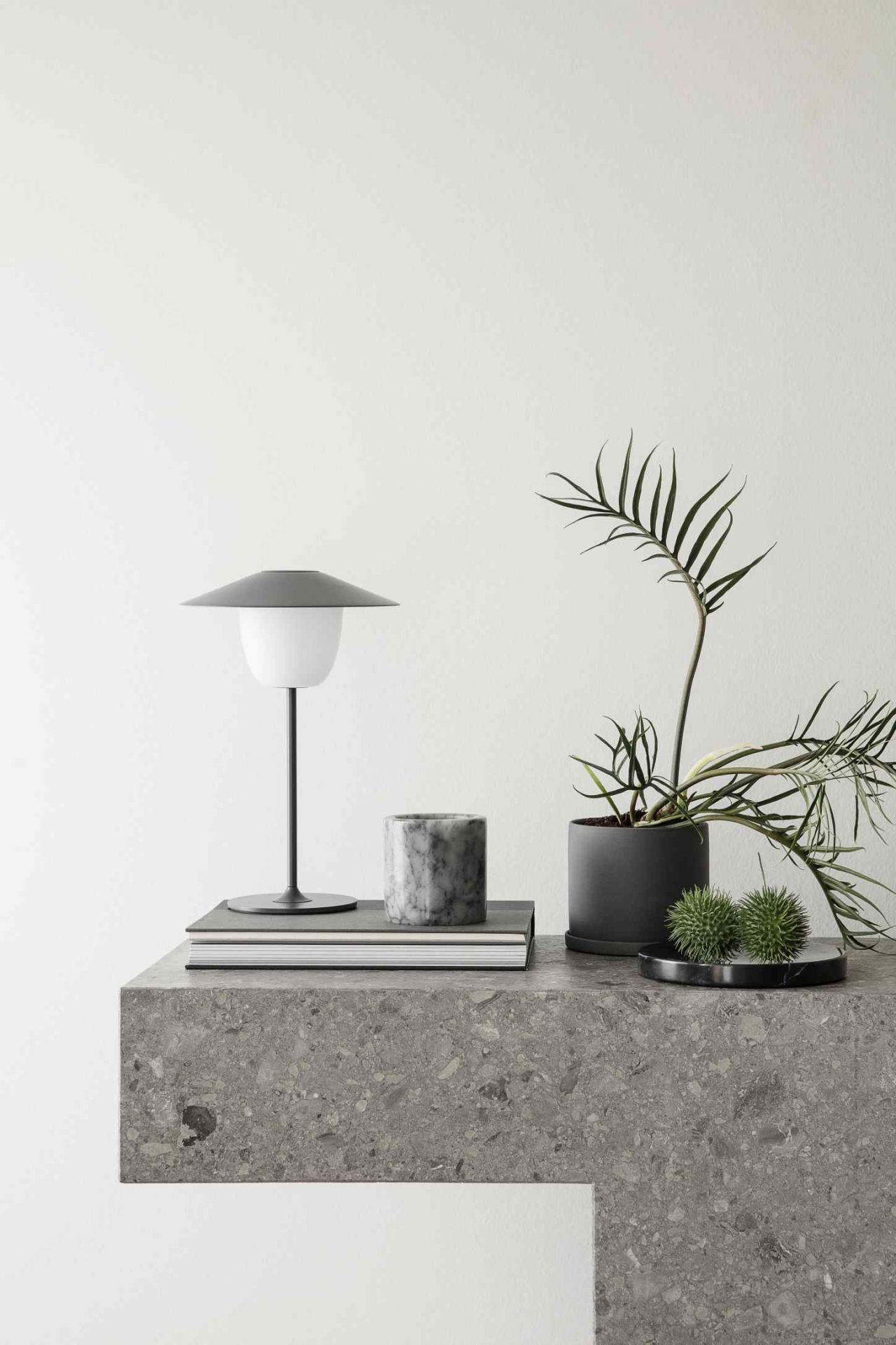 Ani Mobile LED table lamp White Blomus SINGLE PIECES Ani Mobile LED table lamp White Blomus SINGLE PIECES